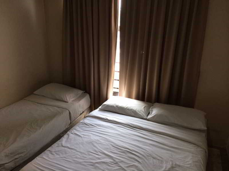 Hotel Zamburger Sg Bakap Kampong Gurun Buitenkant foto